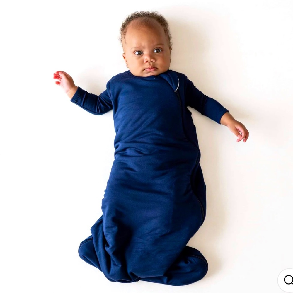 Kyte medium 1.0 tog in Navy blue and a slate blue sleep sacks. Soft as butter.